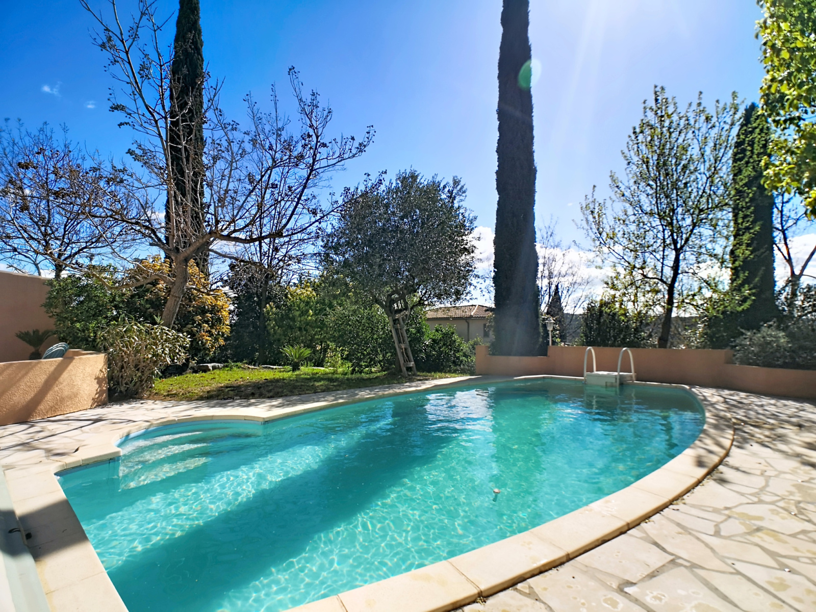 Maison 5 pièces 140 m² · à Vailhauquès · 140 m² · 549 000 €